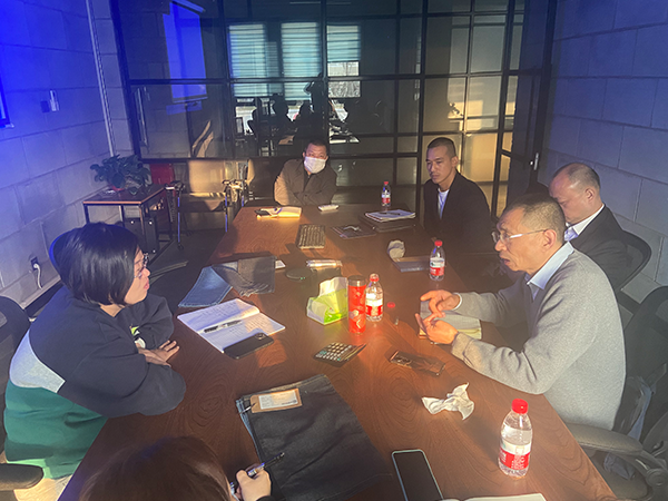 我公司總經理邵世忠和浙江華峰氨綸公司技術部部長孫律平到訪山東蘭雁紡織有限公司